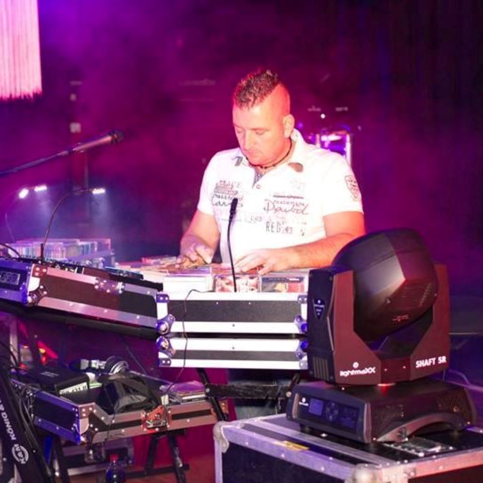 DJ41